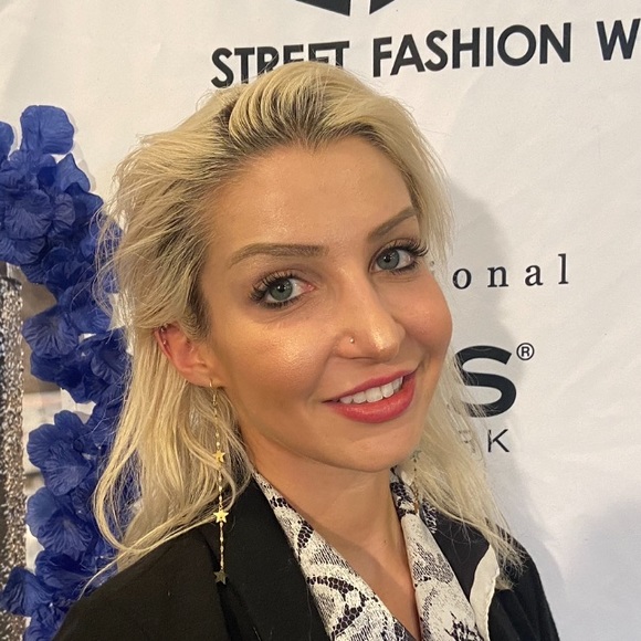 Meet your Posher, Stevie - Picture 1 of 1